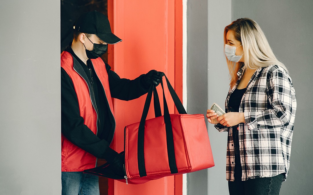 ¿Tienes un restaurante? Apúntate a la solución Delivery & Take away de Ágora
